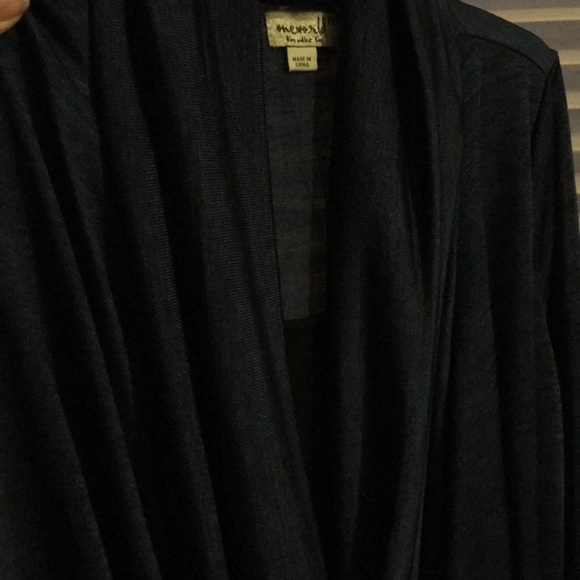 Blouse Top Drapes, Flows, Waterfall Cascades PL - Picture 5 of 9